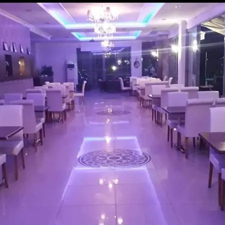 Exclusive Rooftop Penthouse 아파트
