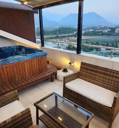 Exclusive Rooftop Penthouse 알란야